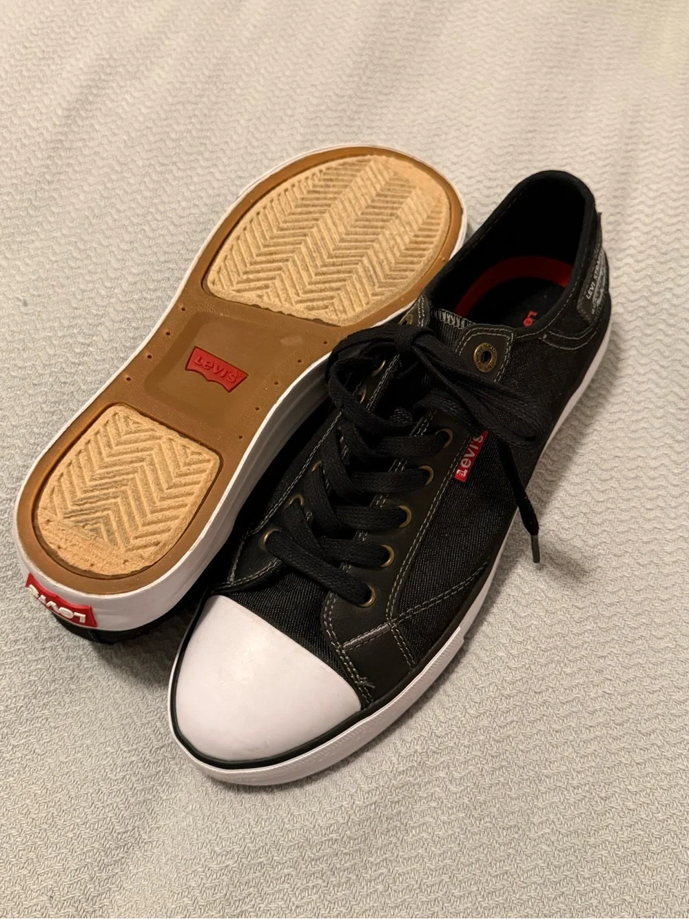 Levi's Stan Buck Black Canvas Low-Top Sneakers with White Toe Cap size 9.5